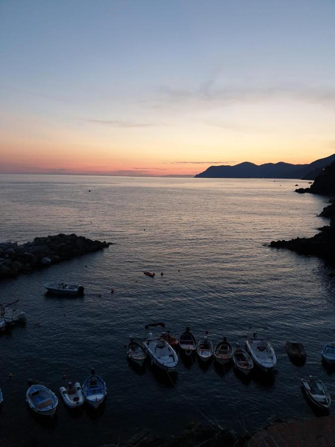 Ca'La Luna - In Centro Con Terrazza Lägenhet Riomaggiore Exteriör bild