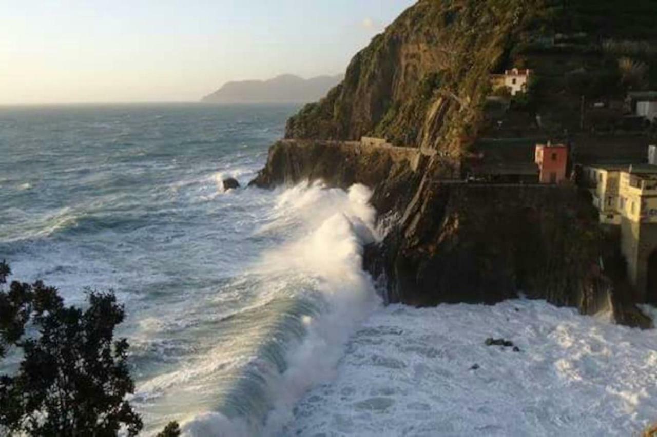 Ca'La Luna - In Centro Con Terrazza Riomaggiore Exteriör bild