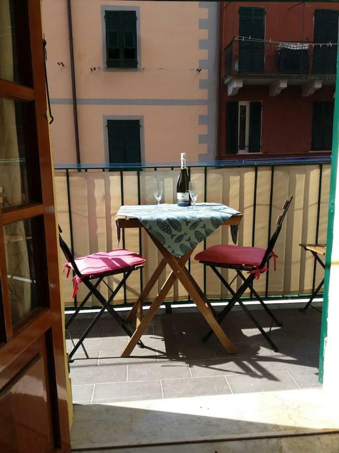 Ca'La Luna - In Centro Con Terrazza Lägenhet Riomaggiore Exteriör bild