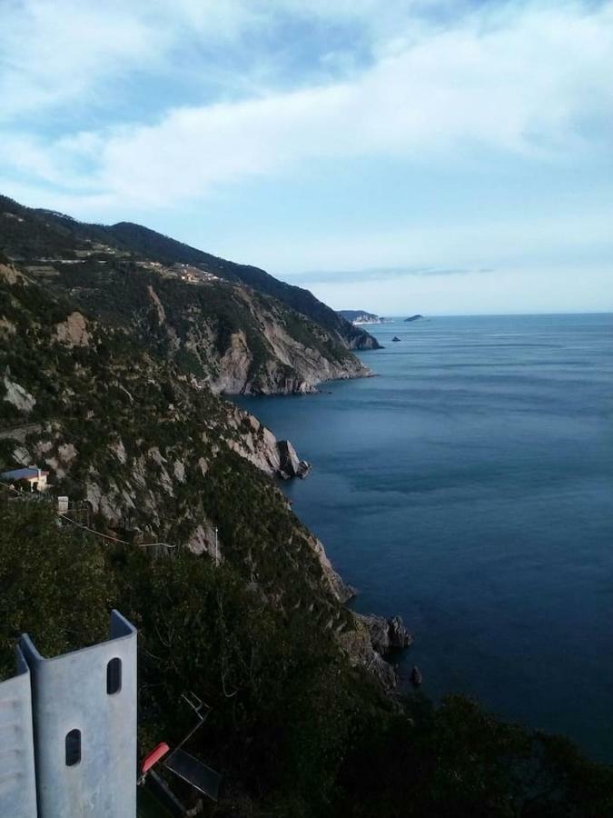 Ca'La Luna - In Centro Con Terrazza Riomaggiore Exteriör bild